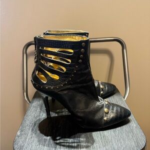 Hale Bob Black and Gold Cutout Heeled Boots Sz 9.5